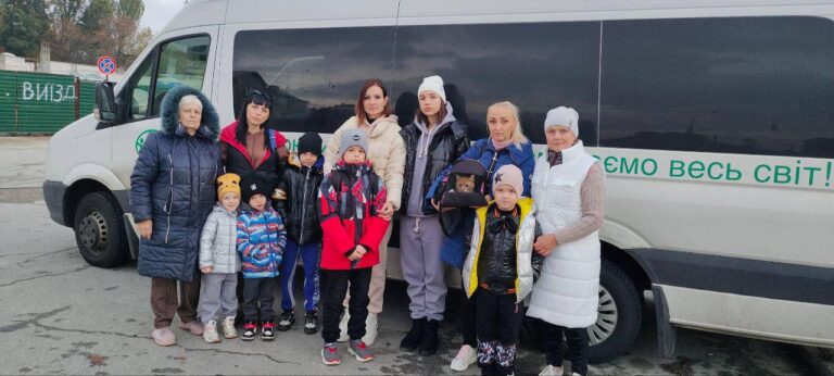 Бесплатная эвакуация за границу: мелитопольцы выехали из Запорожья в Румынию
