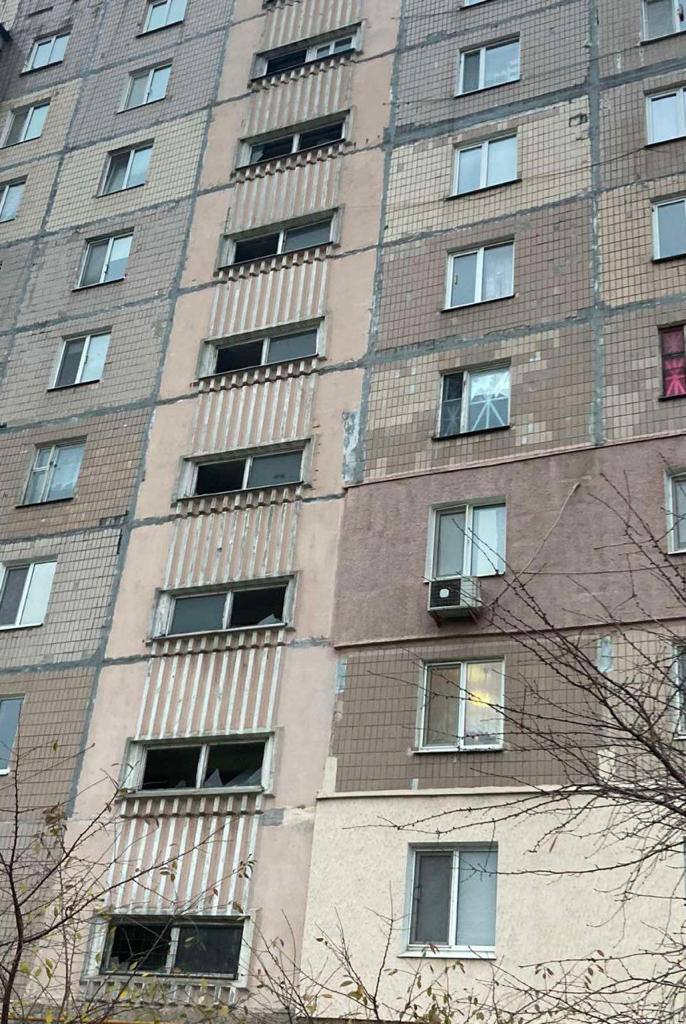 В Запорожье от взрывной волны выбило окна в многоэтажках (ФОТО)