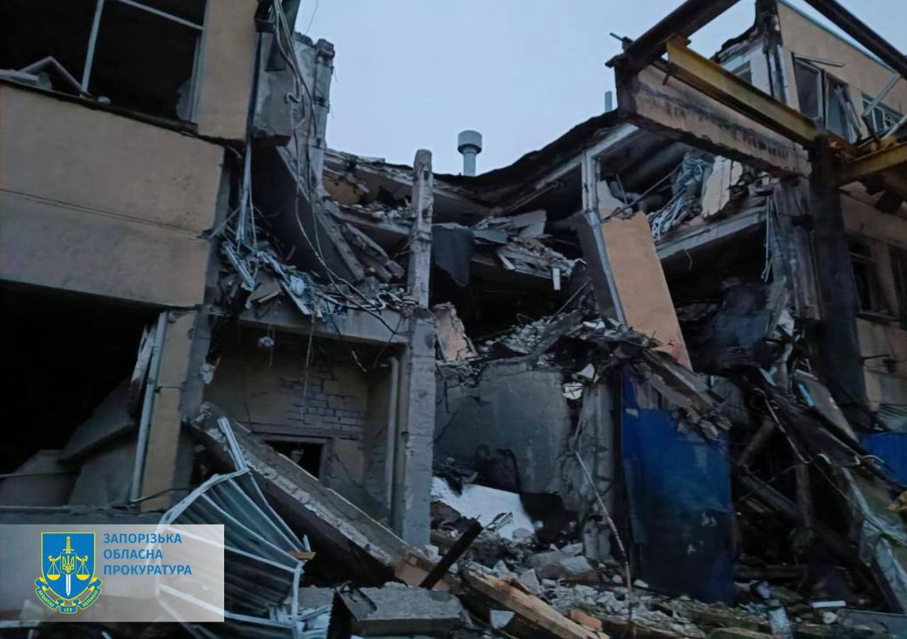 Ракетный удар по Запорожью 18 ноября: фото разрушений