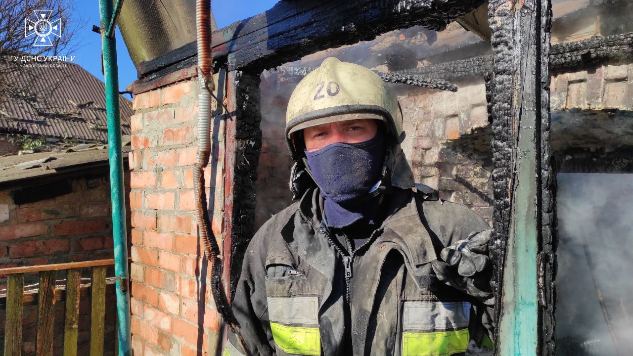 Спасатели устранили последствия обстрелов в Запорожской области: ФОТО