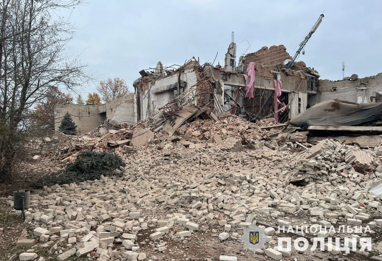 Оккупанты бомбили Запорожскую область: полиция задокументировала разрушения. ФОТО