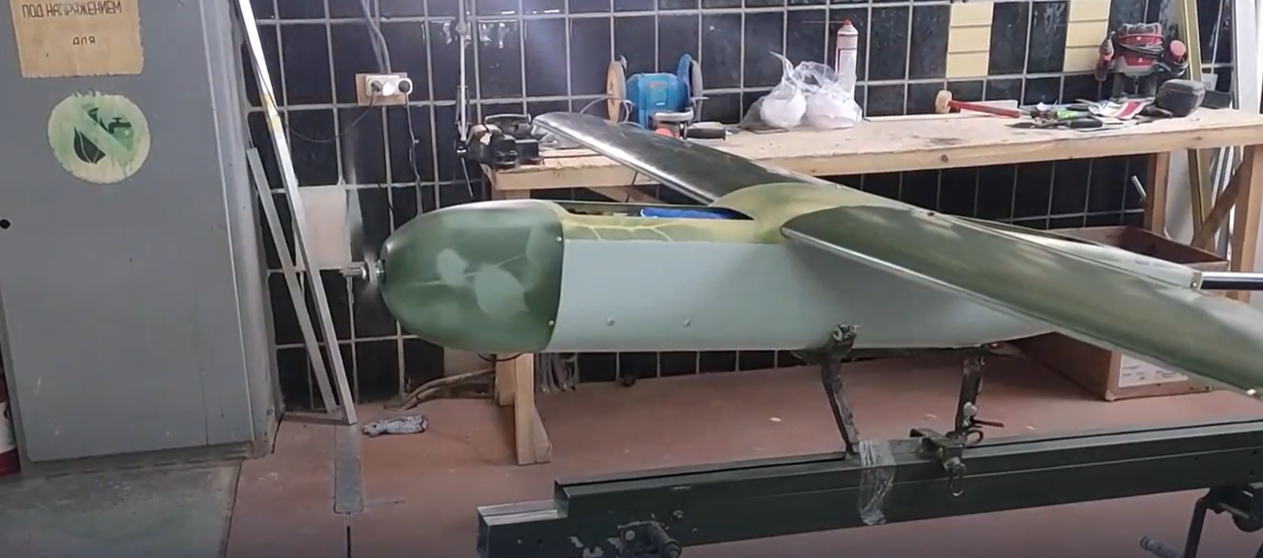 Запорожцы сконструировали дрон для украинских защитников. ВИДЕО