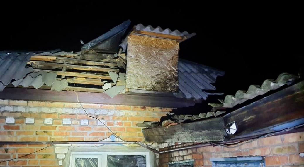 Оккупанты обстреляли Днепропетровскую область: повредили дома и электросети. ФОТО