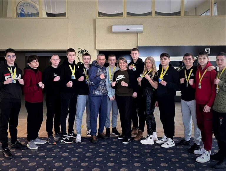 Запорожские кибоксеры взяли медали на Чемпионате Украины