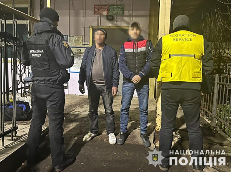Полицейские задержали в Запорожье нелегалов из россии
