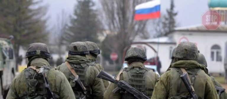 Оккупанты в Крыму агитируют идти в армию рф на контракт