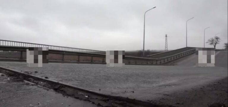 После подрыва моста от Мелитополя к Константиновке оккупанты срочно строят объездную дорогу