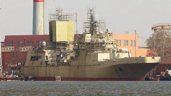 Россия вывела в Черное море подлодки и десантный корабль, — СМИ