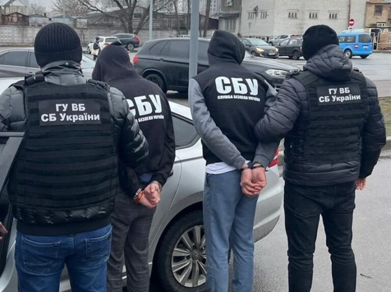 СБУ задержали в Киеве дельцов, которые продавали россиянам украинские паспорта