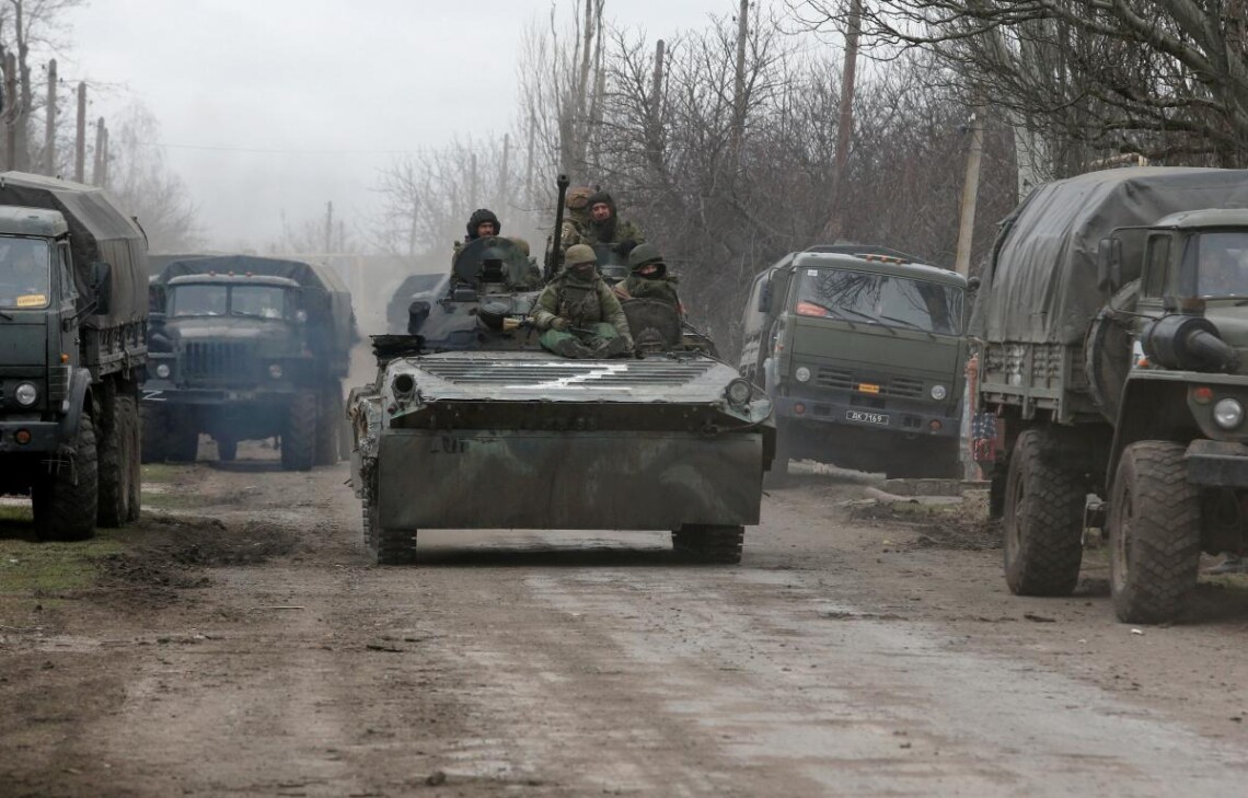БТР окупантів у Запорізькій області врізався в автобус із цивільними: є загиблий