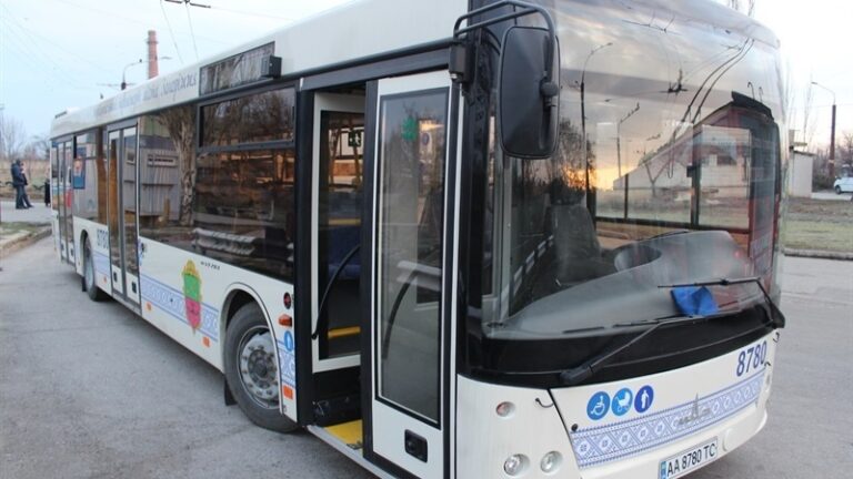 У Запоріжжі відновили рух двох автобусів, які курсують у віддалені райони: маршрути