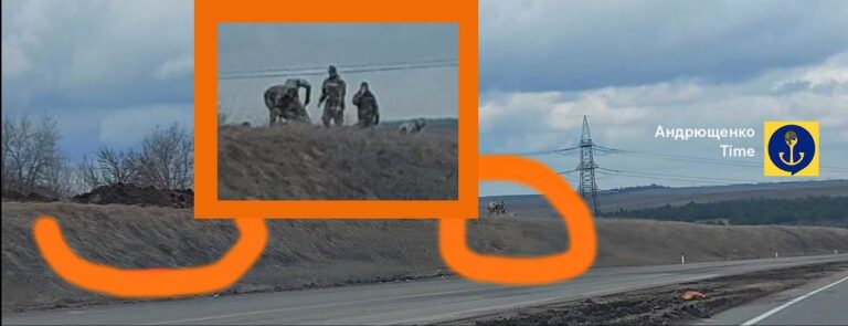 Оккупанты начали рыть окопы возле трассы Бердянск-Мариуполь (ФОТО)
