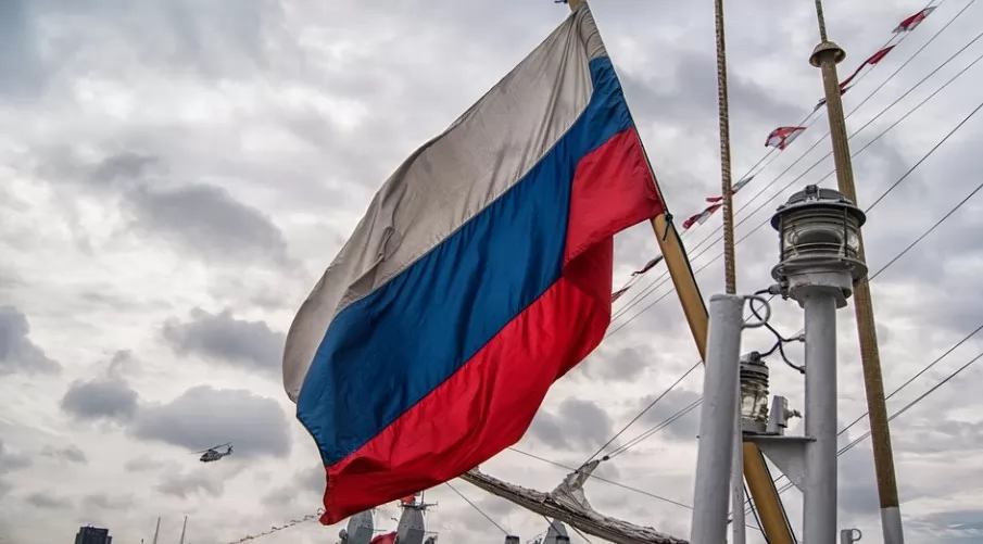 Оккупанты задержали жительницу Мелитополя, которая растоптала российский флаг