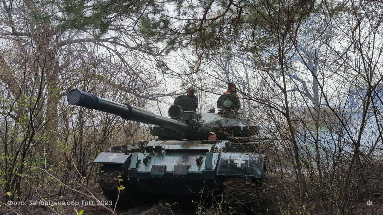 Запорожская терроборона затрофеила российский танк (ФОТО)