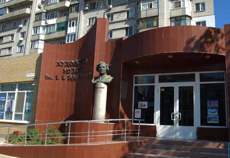 Ценные экспонаты из Бердянского музея могут вывезти в Крым
