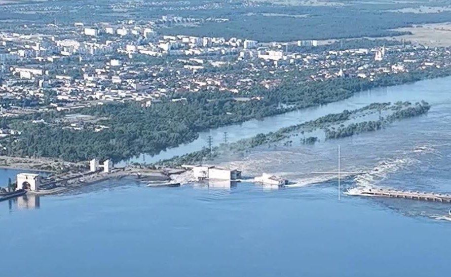 Оккупанты взорвали Каховскую ГЭС из-за разведки боем на Запорожском направлении, – эксперт
