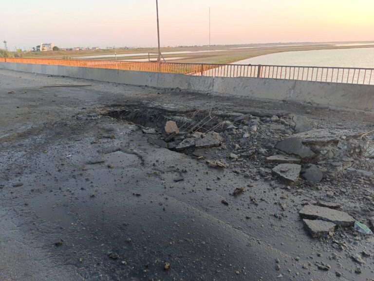 Удар по мосту в Чонгаре мог отрезать поставки техники оккупантам в Запорожской области