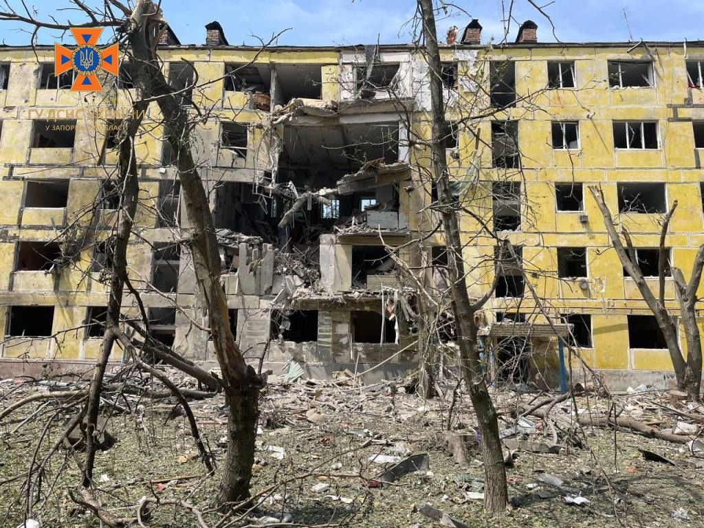 Разрушены 30 домов: последствия обстрела Орехова оккупантами. ФОТО