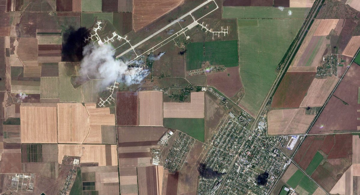 Появились спутниковые снимки последствий попадания ВСУ по военным объектам россиян в Крыму. ФОТО