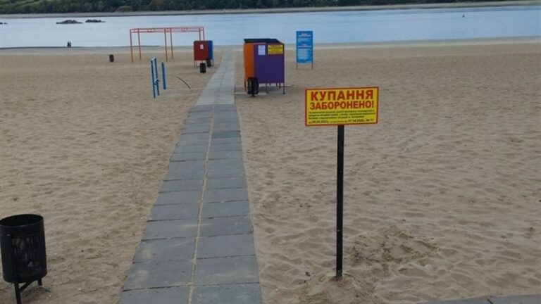 Качество воды в Днепре ухудшается: запорожцев просят не купаться на пляжах