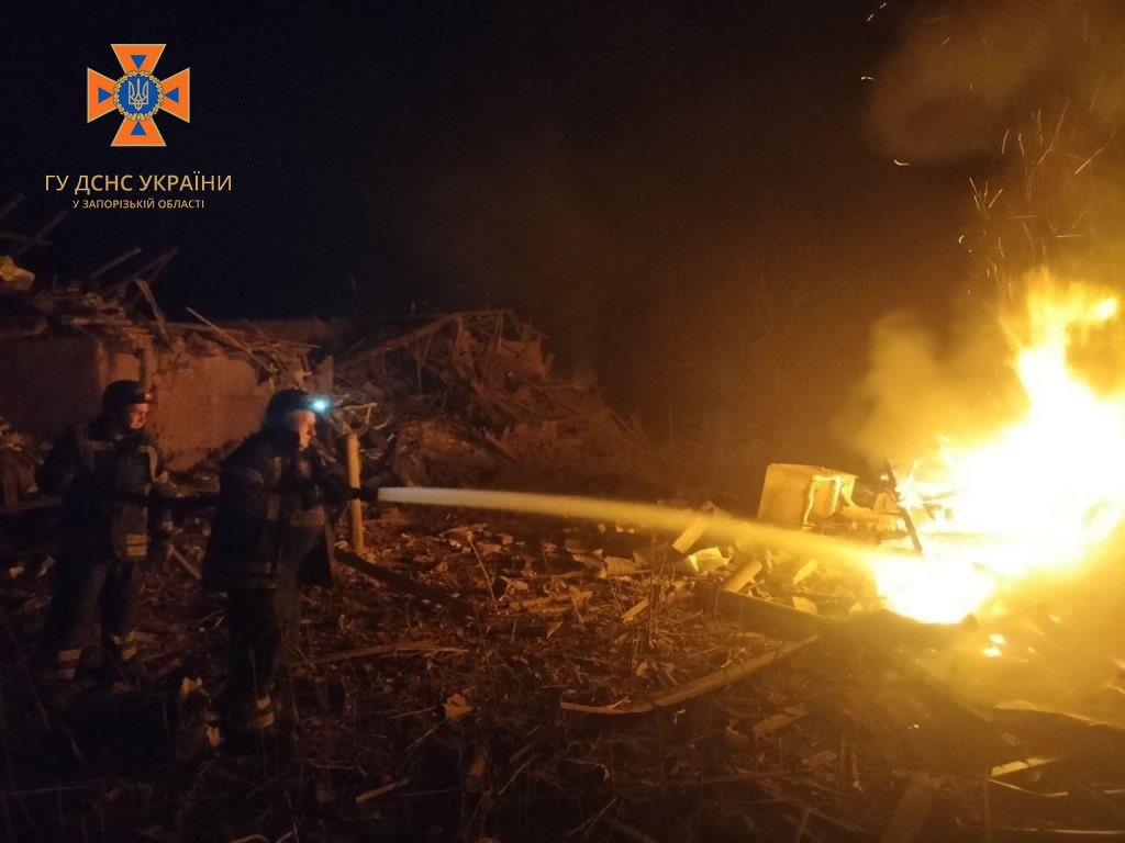 Спасатели устранили 4 пожара после российских обстрелов Запорожской области. ФОТО