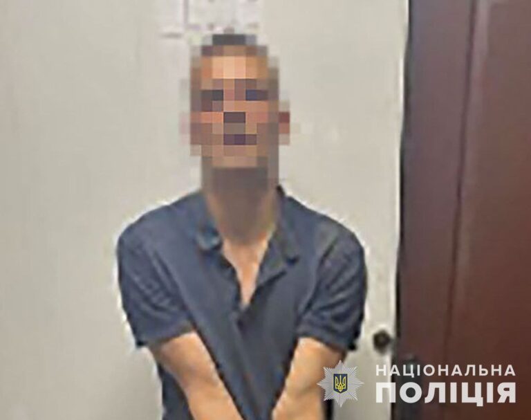 Нарушитель комендантского часа в Запорожье ударил полицейского: подробности