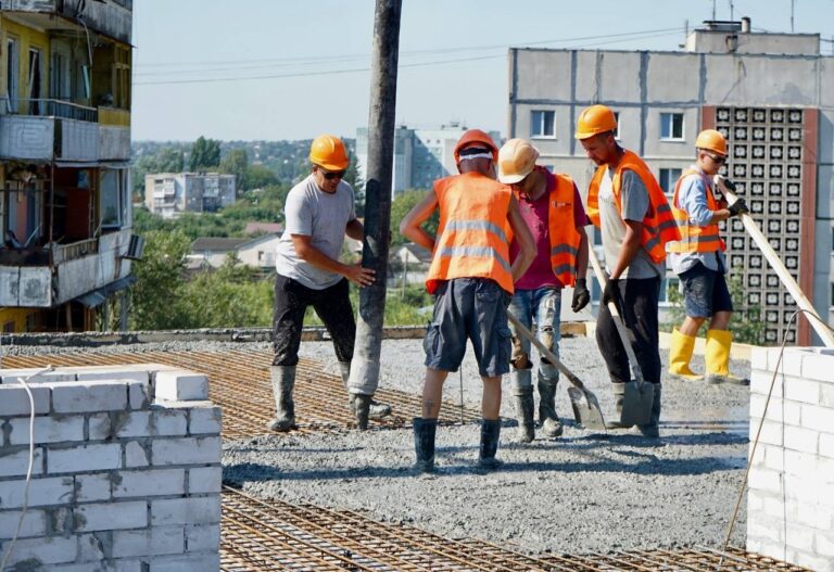 В Запорожье продолжается восстановление разрушенных домов: результаты выездного совещания