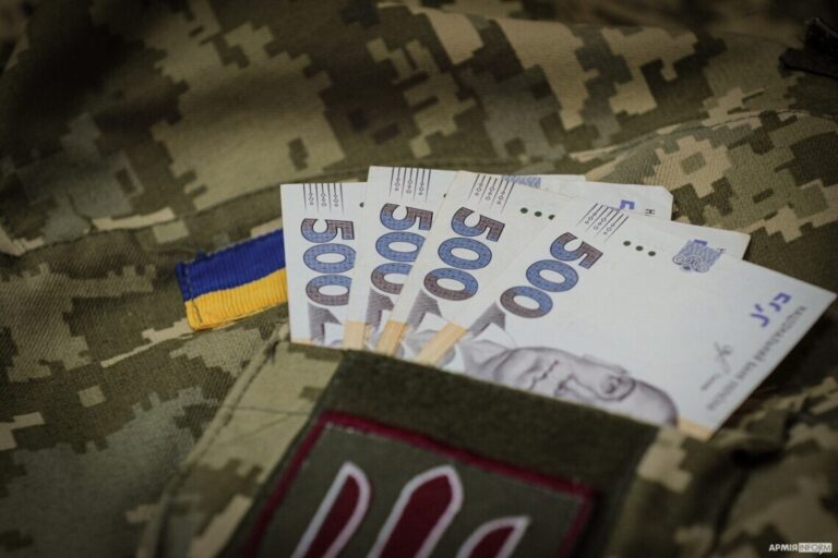 Запорожским военным увеличили выплаты: сколько будут получать защитники