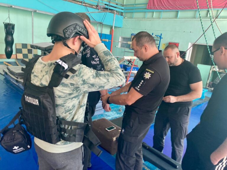 Спецпідрозділ “Титан” поліції охорони Запоріжжя провів тренінг із самозахисту для студентів ЗНУ