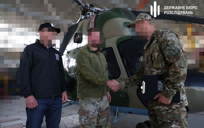 Керівництво “Мотор Січ” ховало військовий вертоліт від ЗСУ: його знайшли співробітники ДБР (ФОТО)