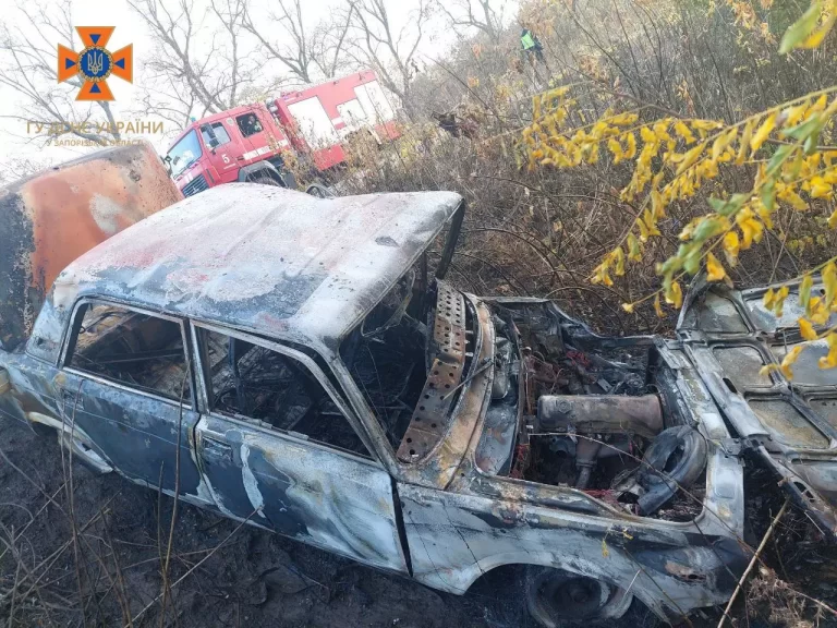 Под Запорожьем автомобиль столкнулся с грузовиком: произошел пожар (ФОТО)