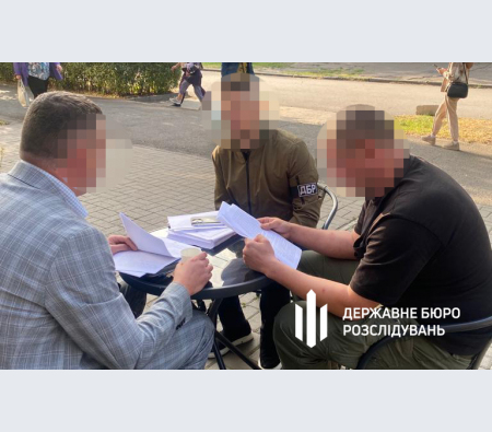 Сотрудник запорожского военкомата забирал автомобили на нужды военных: ГБР сообщило ему о подозрении