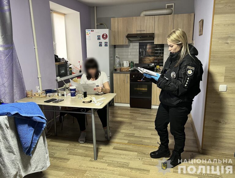Полицейские разоблачили группу лиц, занимавшихся сутенерством в Запорожье (ВИДЕО)