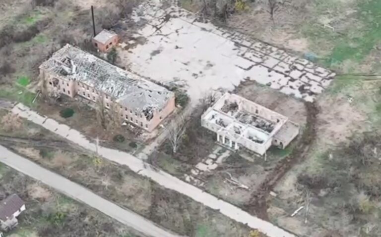 Последствия обстрелов: в Запорожской области разрушены здания еврейской школы и синагоги (ФОТО)