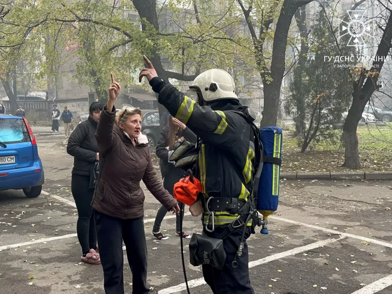 В Запорожье произошел пожар в жилом доме: людей эвакуировали (ВИДЕО)