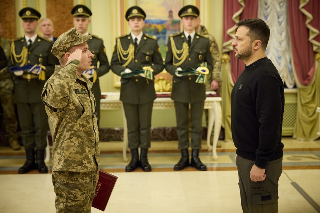 Герой Украины защищает Запорожье: Богдан Магаляс получил орден (ФОТО)