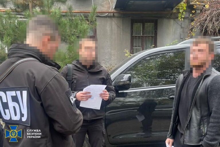 Организовывали выезд коллаборантов в РФ: СБУ задержало трех запорожцев