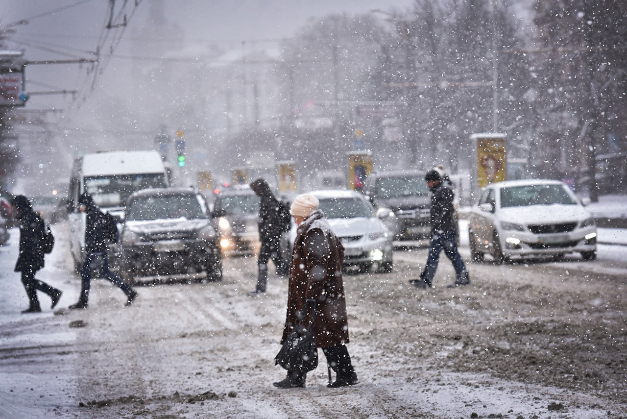 На дорогах Запорожья 9 января опасно: правила безопасности для водителей и пешеходов