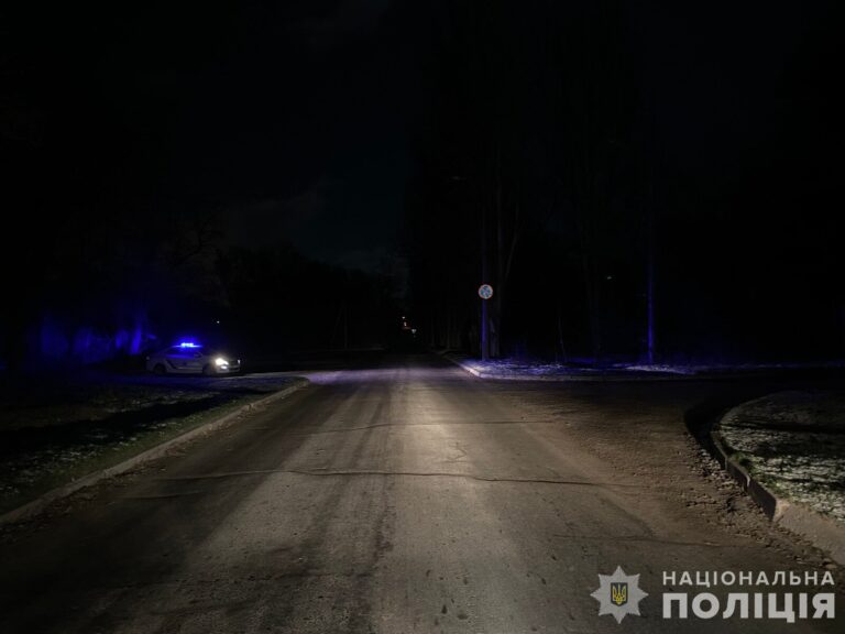 В Запорожье водитель сбил пешехода и скрылся с места аварии: полиция ищет свидетелей