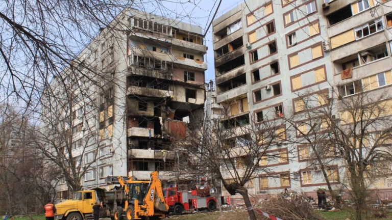 В Запорожской области повреждено почти 12 тыс домов: сколько людей получили выплаты