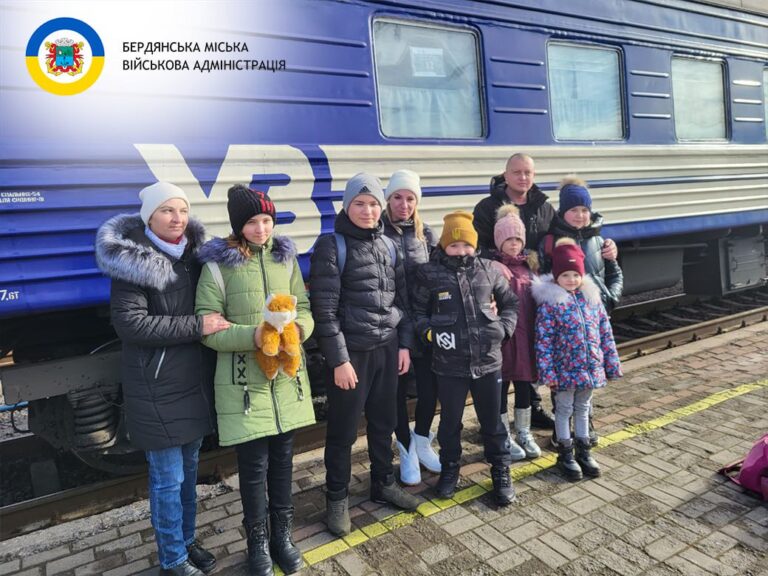 Детей из Запорожской области отправили в оздоровительный лагерь в Яремче (ФОТО)
