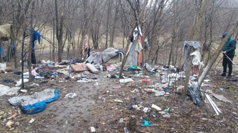 В одному з районів Запоріжжя розчистили стихійне сміттєзвалище (ФОТО)