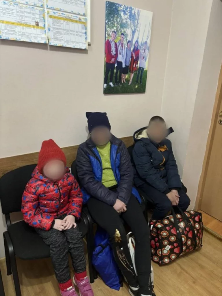 Трьох дітей-сиріт із Запорізької області евакуювали до Львова (ФОТО)