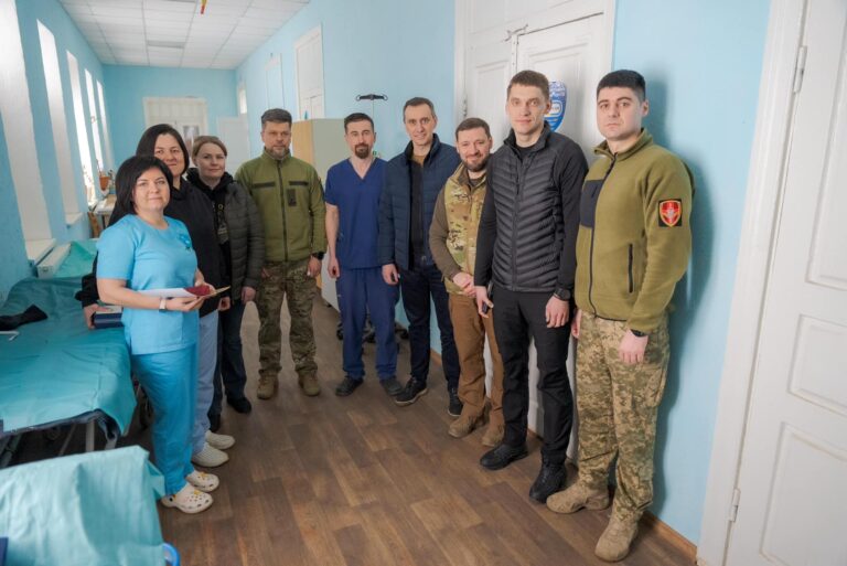 Министр здравоохранения посетил военных на Запорожском направлении: в каком состоянии больницы для защитников (ФОТО)