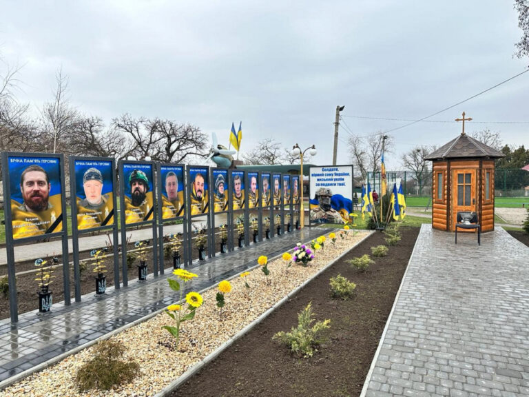 У Аллеи памяти погибших Героев в Запорожском районе установили часовню