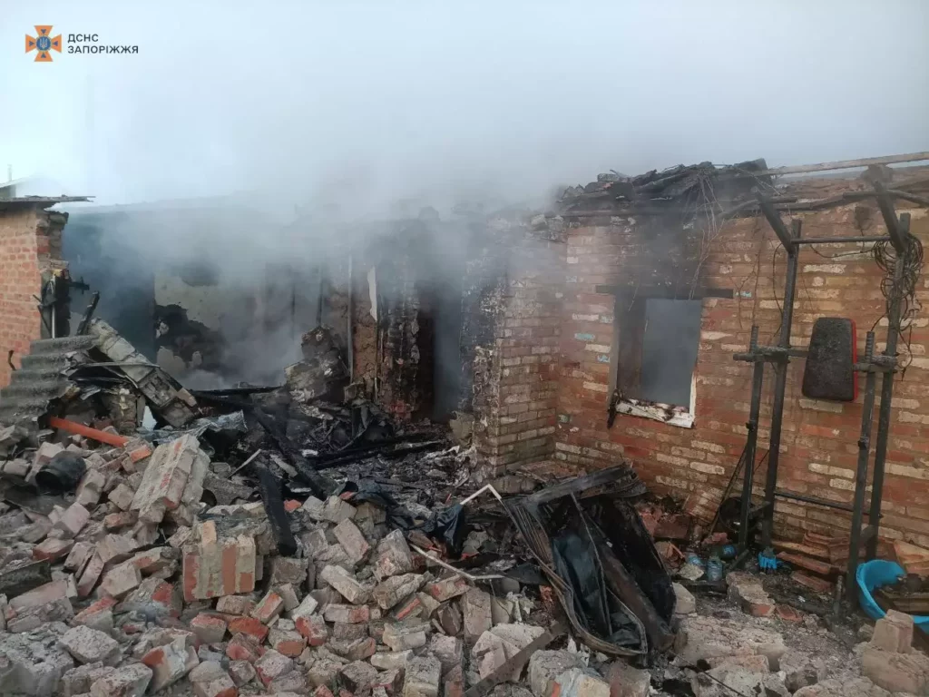 В Гуляйполі та Преображенці Запорізької області обстріли спричинили пожежі