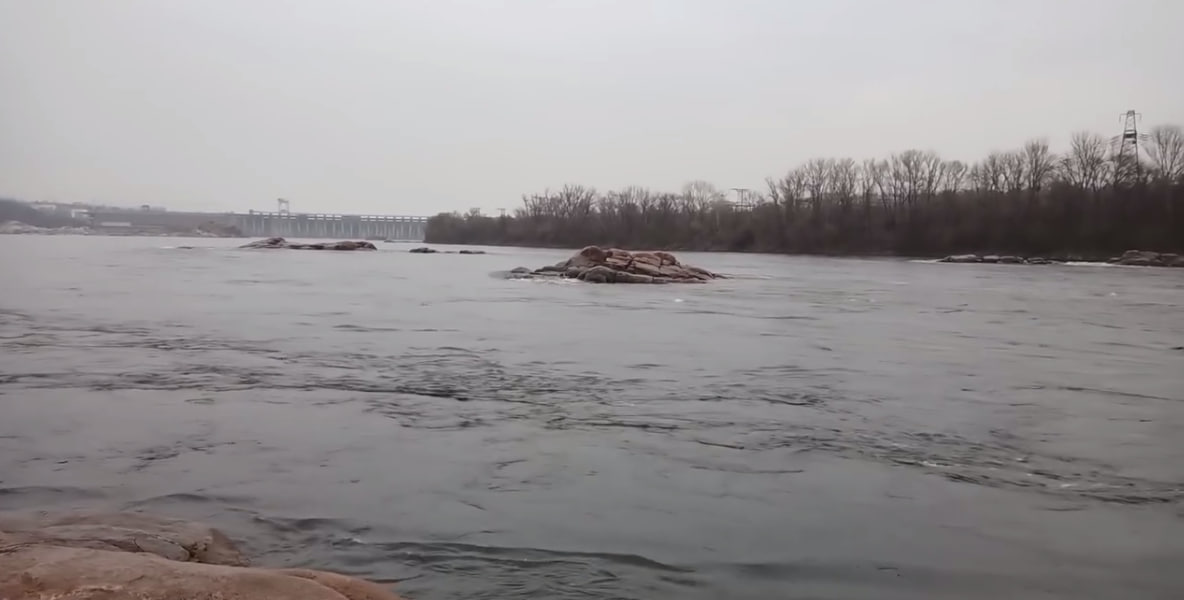 В річці Дніпро піднявся рівень води в межах Запоріжжя: причина (ВІДЕО)