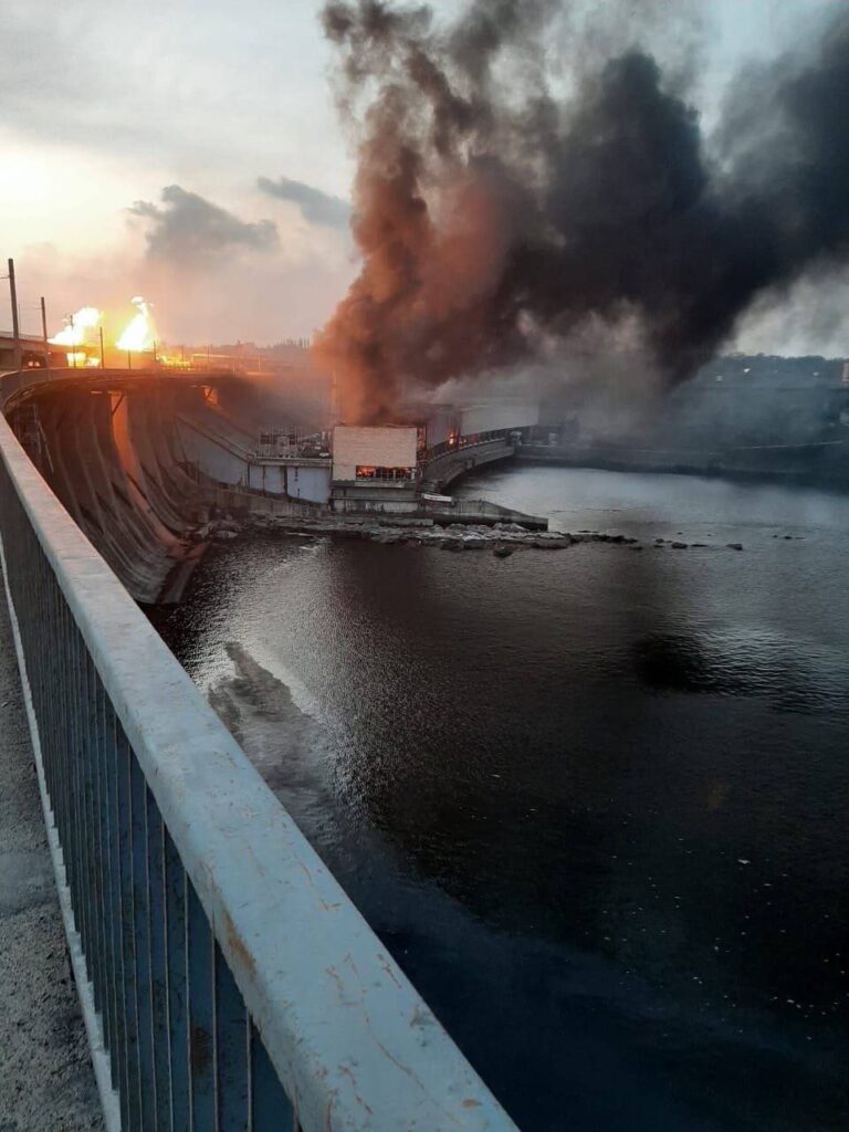 Повреждение Днепровской ГЭС значительно ухудшило производство электроэнергии, – ISW