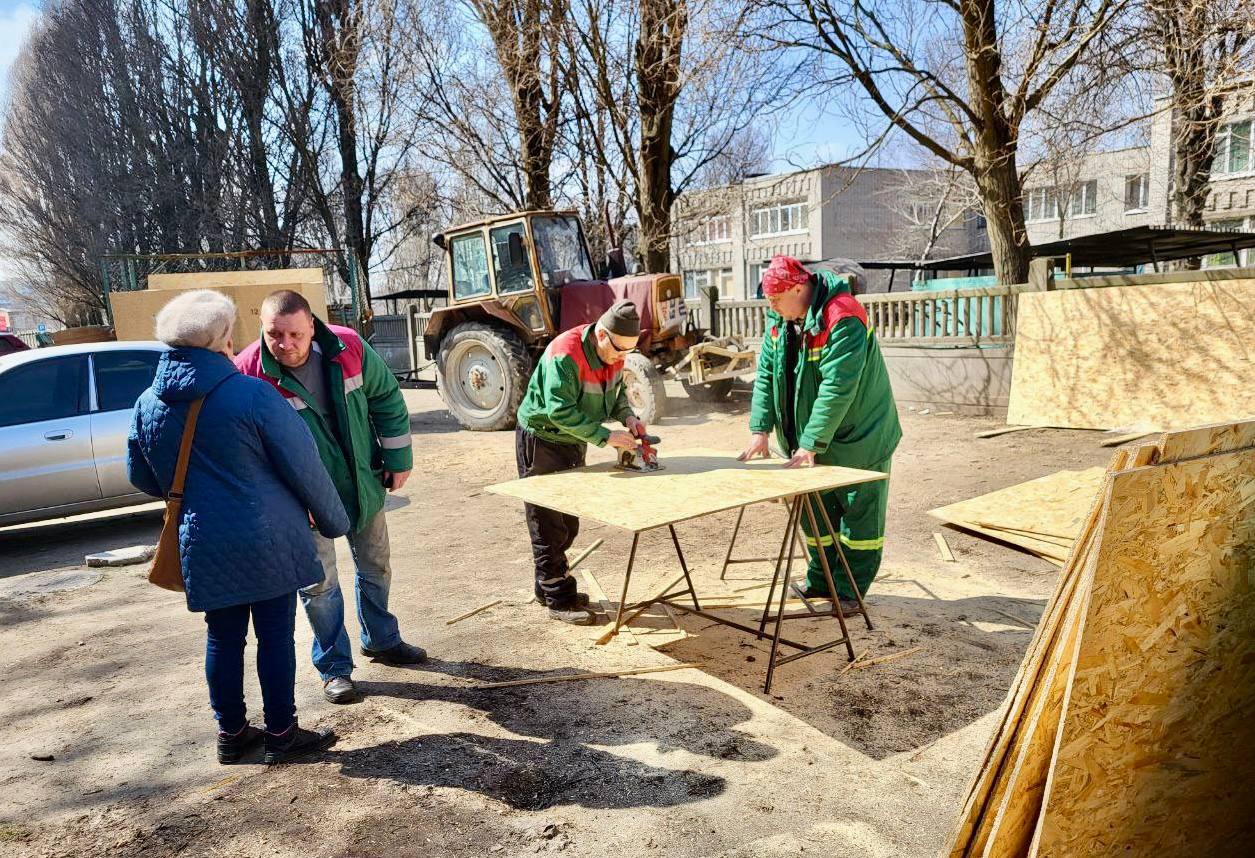Куртєв показав, як ліквідовують наслідки атаки по Запоріжжю 22 березня (ФОТО)