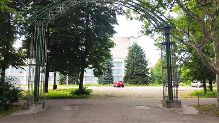 В Запорожье хотят переименовать “Кремлевский” парк: опрос для запорожцев